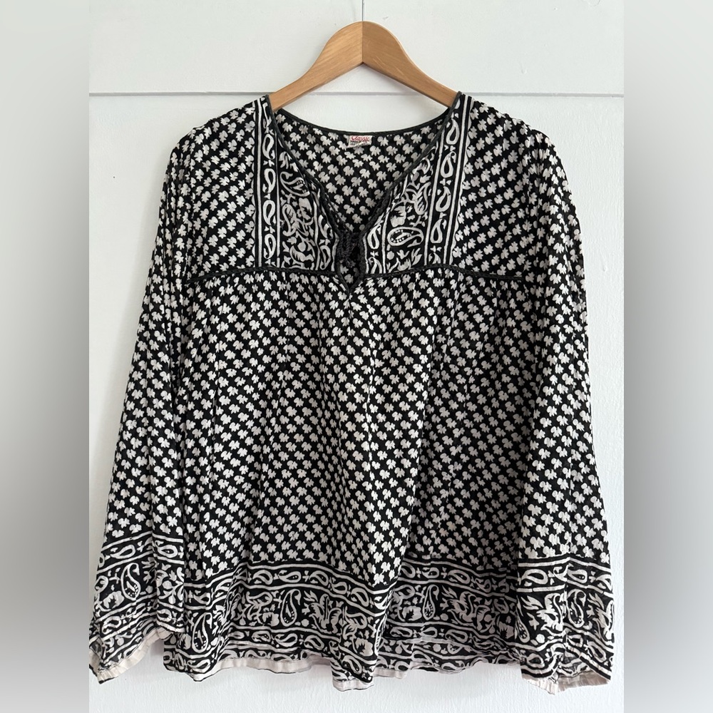 Vintage Black and White Block Print Blouse Women’s Medium